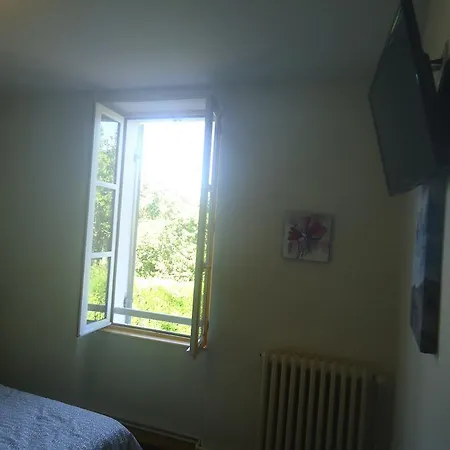 מלון Logis Du Champ De Foire Saint-Aulaye-Puymangou