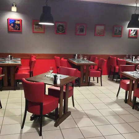 מלון Logis Du Champ De Foire