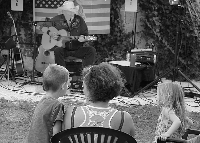 Logis Du Champ De Foire Отель