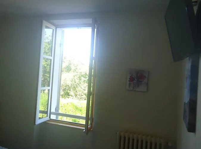 Отель Logis Du Champ De Foire Saint-Aulaye-Puymangou